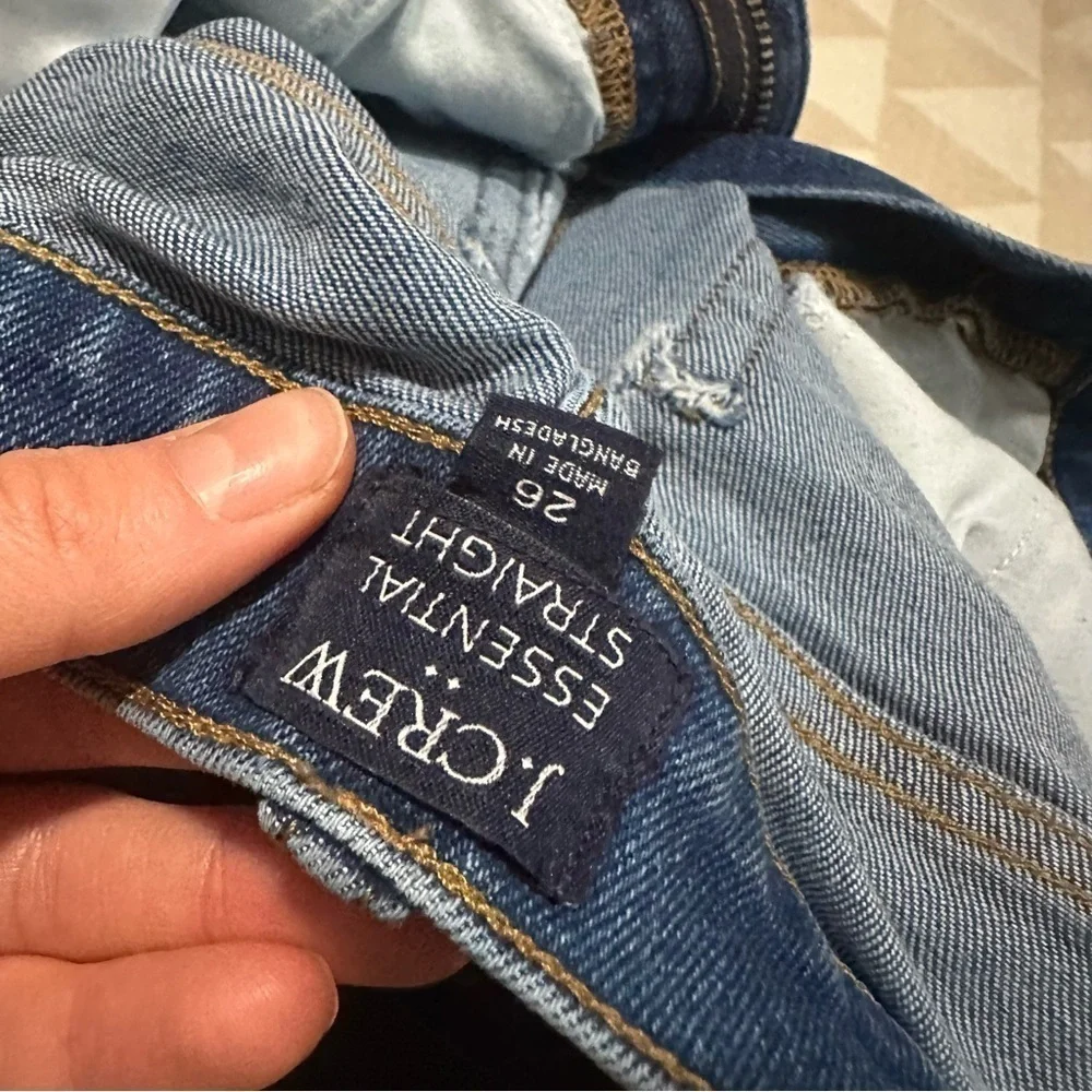 NWOT J crew Essential straight jean in all-day stretch
